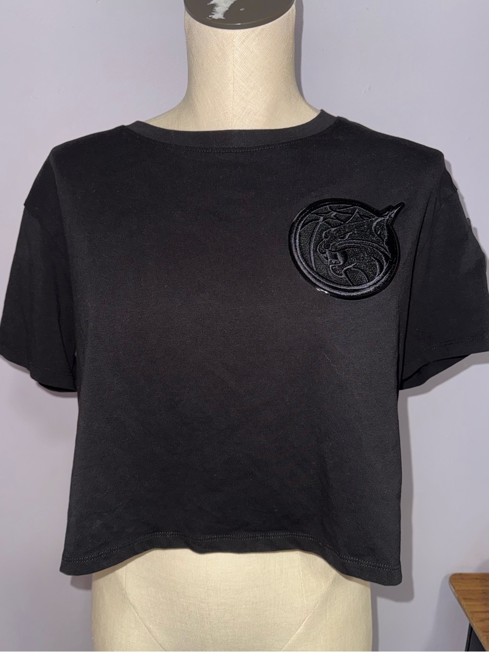 Like New Pro Standard Minnesota Lynx WNBA Black Cropped Slim Tee Women’s S